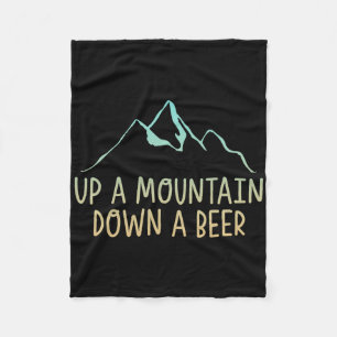 Op een berg beneden een bierwandelliefhebber --- fleece deken