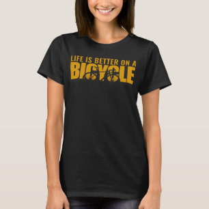 Op een fietsfiets fietsen t-shirt