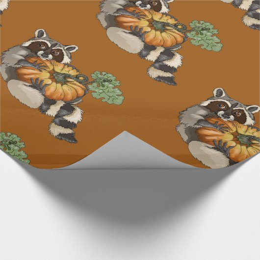 Op een Roll Raccoon Pumpkin Autumn Cadeaupapier (Hoek)