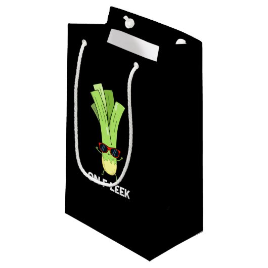 Op Fleek Funny Veggie Leek Pun Dark BG Klein Cadeauzakje (Voorkant Gekanteld)
