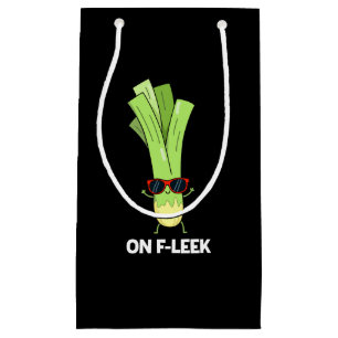 Op Fleek Funny Veggie Leek Pun Dark BG Klein Cadeauzakje