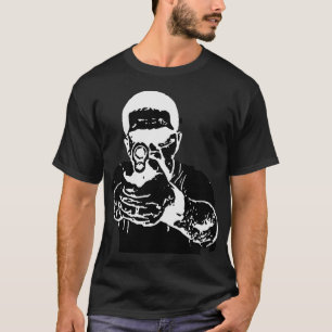 op het gezicht zwart t-shirt