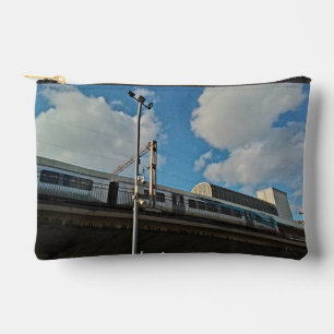 Op het treinstation etui
