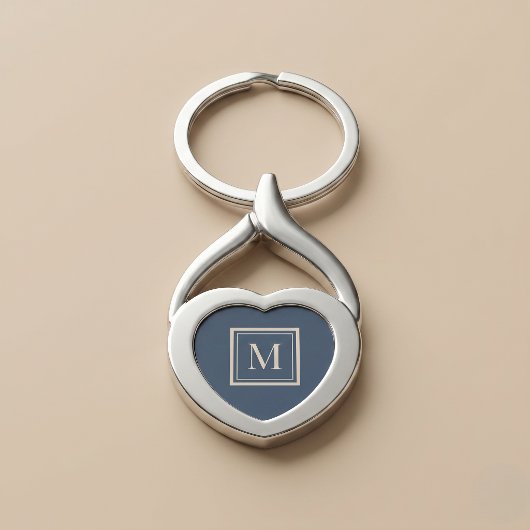 Op maat gemaakt blauwe en vanille omlijst monogram sleutelhanger