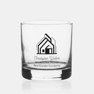 Op maat gemaakt makelaar logo voor vastgoedbedrijf whisky glas