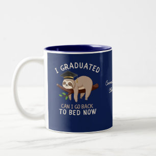 Op maat gemaakte grappige luiaard afstudeercadeau tweekleurige koffiemok