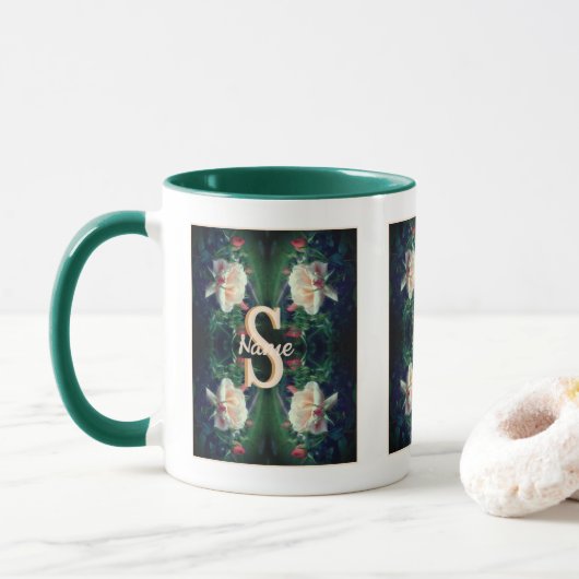Op maat gemaakte monogram initiaal naam perzikroos mok (Met donut)