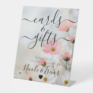 Op maat gemaakte namen rode bloemen kaarten & cade reclamebord met voetstuk