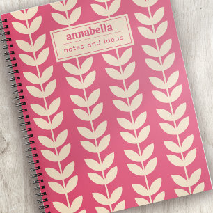 Op maat gemaakte roze retro-vibe bladpatroonmonogr notitieboek