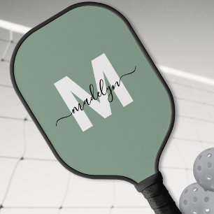 Op maat gemaakte saliegroene moderne naammonogram pickleball paddle