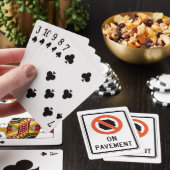 Op plaveisel teken speelkaarten (Insitu)