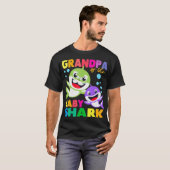 Opa van de Baby haaiendag opa haai T-shirt (Voorkant volledig)