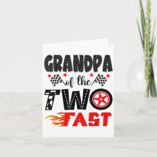 Opa van de twee snelle 2e verjaardag jongen racen kaart