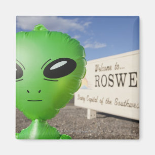 Opblaasbare buitenaardse met Welkom bij Roswell-si Magneet