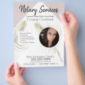 Openbare notarisdiensten Roze Gold Foto Business Flyer (Hand)