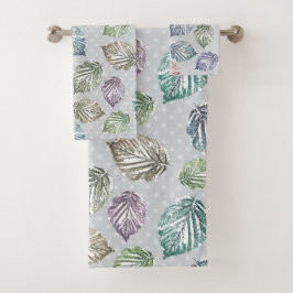 Opengewerkte bladeren op een lichtgrijze achtergro bad handdoek