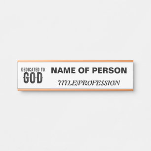 OPGEDRAGEN AAN GOD AANPASBARE COOLE ZWARTE TEKST DEURBORDJE