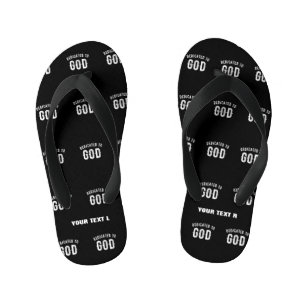 OPGEDRAGEN AAN GOD AANPASBARE KOELWITTE TEKST KINDER TEENSLIPPERS