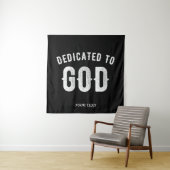 OPGEDRAGEN AAN GOD AANPASBARE KOELWITTE TEKST WANDKLEED (In situ)