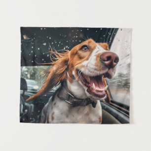 Opgewonden hond op regenachtige autorit art print wandkleed