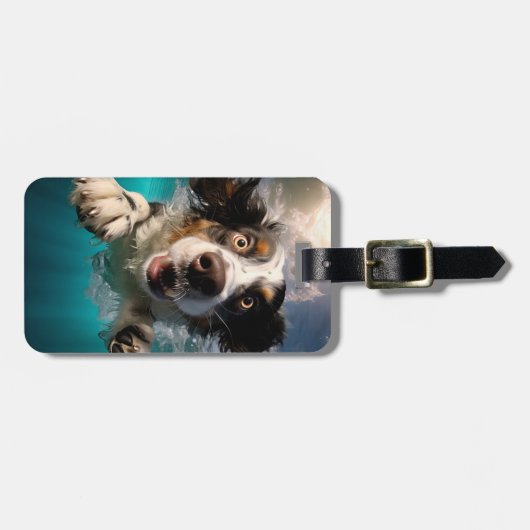 Opgewonden hond zwemmen onder water ontwerp bagagelabel (Voorkant horizontaal)