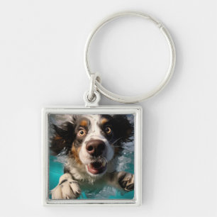 Opgewonden Hond Zwemt Onderwater Ontwerp Sleutelhanger
