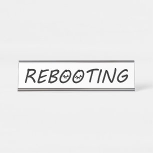 "OPNIEUW OPZETTEN" BUREAU NAAMBORDJE