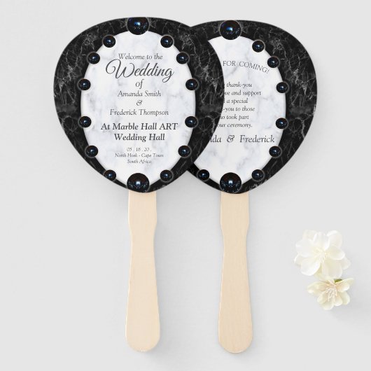 Opulente witte en zwarte bollen handwaaier (Voorkant en achterkant)