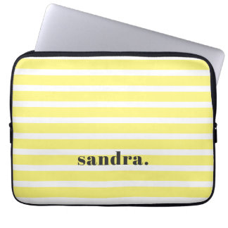 Opvallende aangepaste naam citroengele strepen laptop sleeve