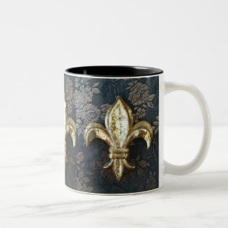 Or Fleur de lis sur la tasse d'impression florale