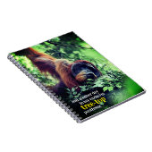 Orang-oetan ontspannen in de boom notitieboek (Rechterzijde)