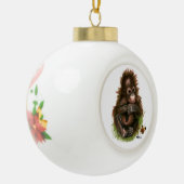 Orangutan Baby en Butterfly Keramische Bal Ornament (Links)
