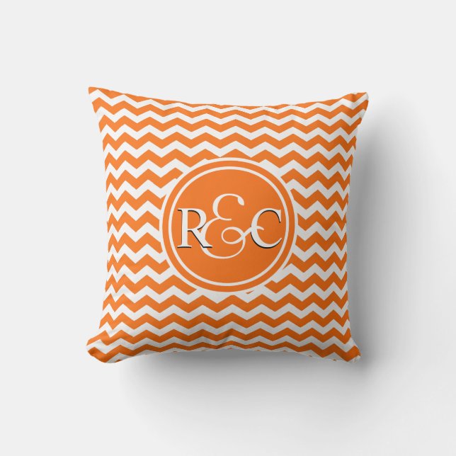 Oranje Chevron Gepersonaliseerd Initiaal monogram Kussen (Voorkant)