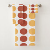 Oranje donkerbruine poodots patroon bad handdoek (Insitu)