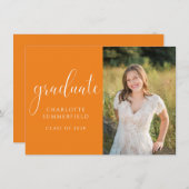 Oranje Elegant Script Afstuderen Foto-uitnodiging Kaart (Voorkant / Achterkant)
