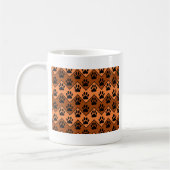 Oranje en bruine Chevron met een hond-paw-patroon Koffiemok (Links)
