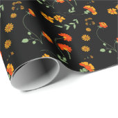 Oranje en gele bloemen op zwart cadeaupapier (Rol Hoek)