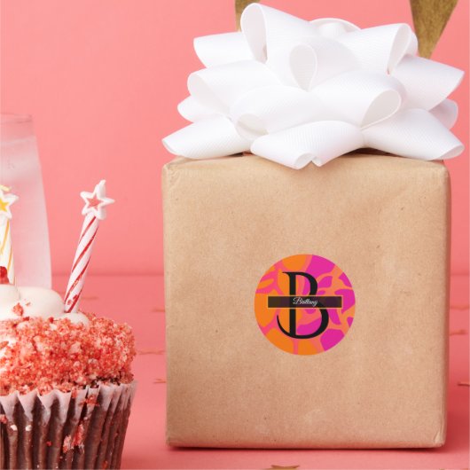 Oranje en hete roze verloop monogram  ronde sticker (Feest)