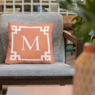 Oranje en witte monogram Griekse hoofdgrens Kussen