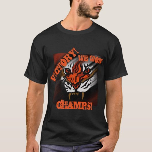 ORANJE EN ZWARTE STRIPEN T-SHIRT (Voorkant)