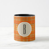 Oranje geruit & bruin kraft rustieke monogram init mok (Midden)