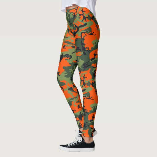 Oranje, groene, zwarte camouflage leggings (Links)