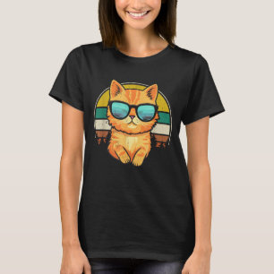 Oranje kat met vintage stijl zonnebril t-shirt