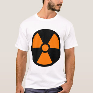 Oranje klaverbladsymbool op zwarte achtergrond t-shirt