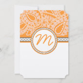 Oranje koraal monogram Paisley Wedding Invitation Kaart (Achterkant)