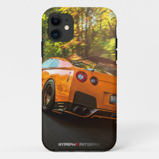 Oranje Nissan GT-R die door de straten van Seattle iPhone 11 Hoesje
