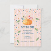 Oranje pompoen op roze en goudstapes save the date (Voorkant)