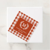 Oranje-Red Gingham Monogram Crest Custom Bedankjes Labels (In situ)