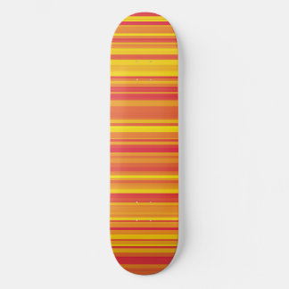 Oranje rode gele strepen skateboard