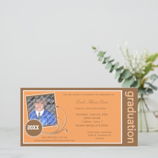 Oranje Scroll Afstuderen Fotouitnodiging (Staand voorkant)